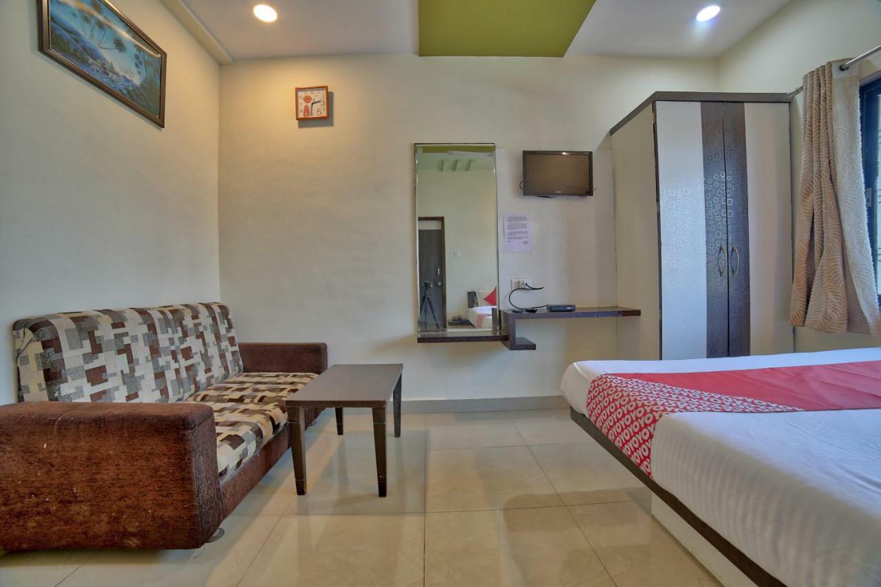Oyo 35538 Hotel Risha Chandrapur Bagian luar foto