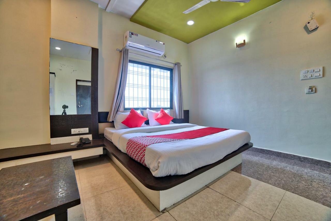 Oyo 35538 Hotel Risha Chandrapur Bagian luar foto