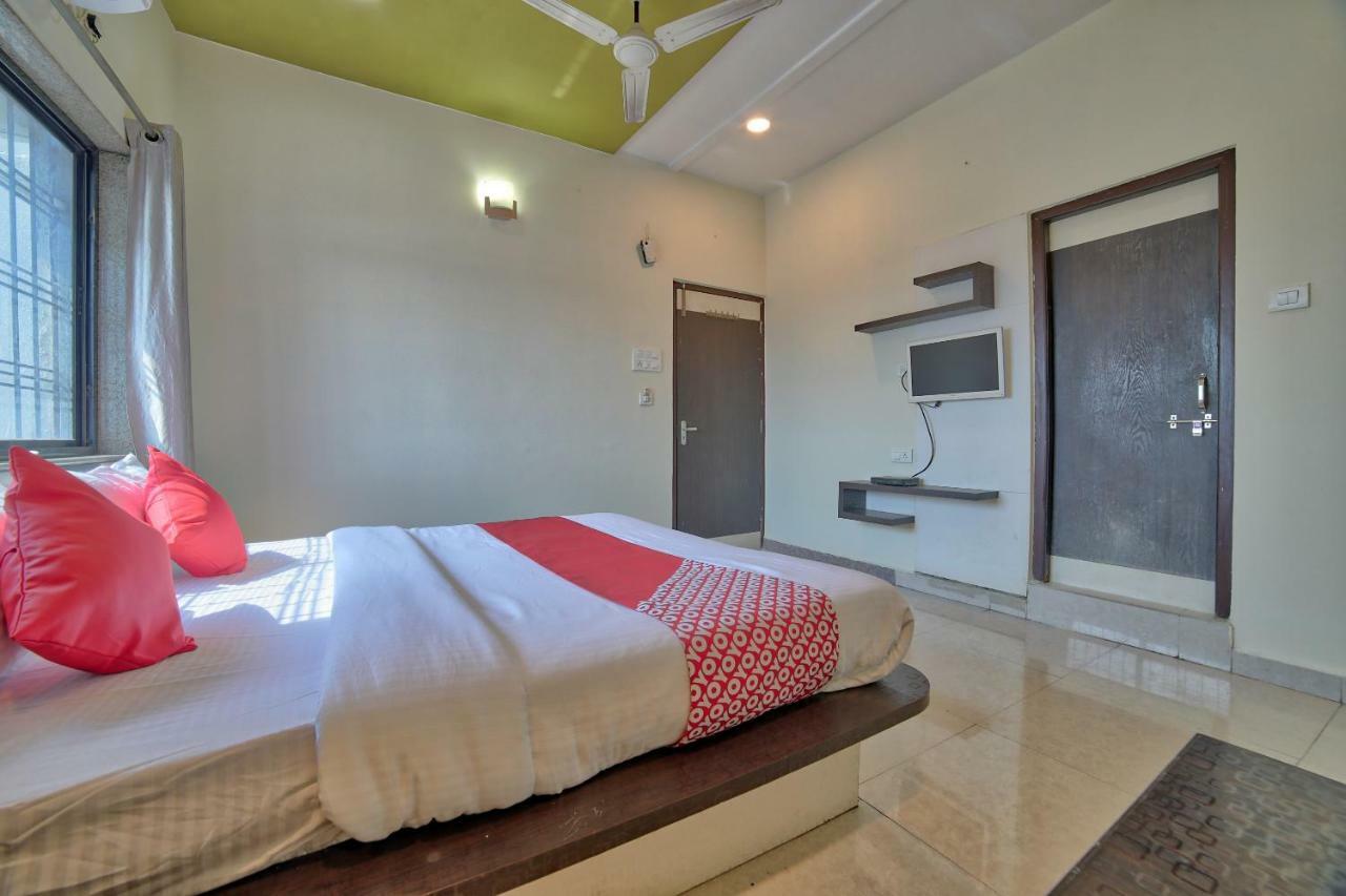 Oyo 35538 Hotel Risha Chandrapur Bagian luar foto
